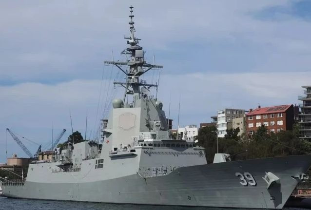 Theo thông tin của Viện nghiên cứu Hoà bình Quốc tế, Hải quân Hoàng gia hiện chỉ có 6 tàu khu trục, nhưng hầu hết các tàu khu trục này đều nằm cảng, với thời gian thực hiện nhiệm vụ trung bình chỉ là 20%.