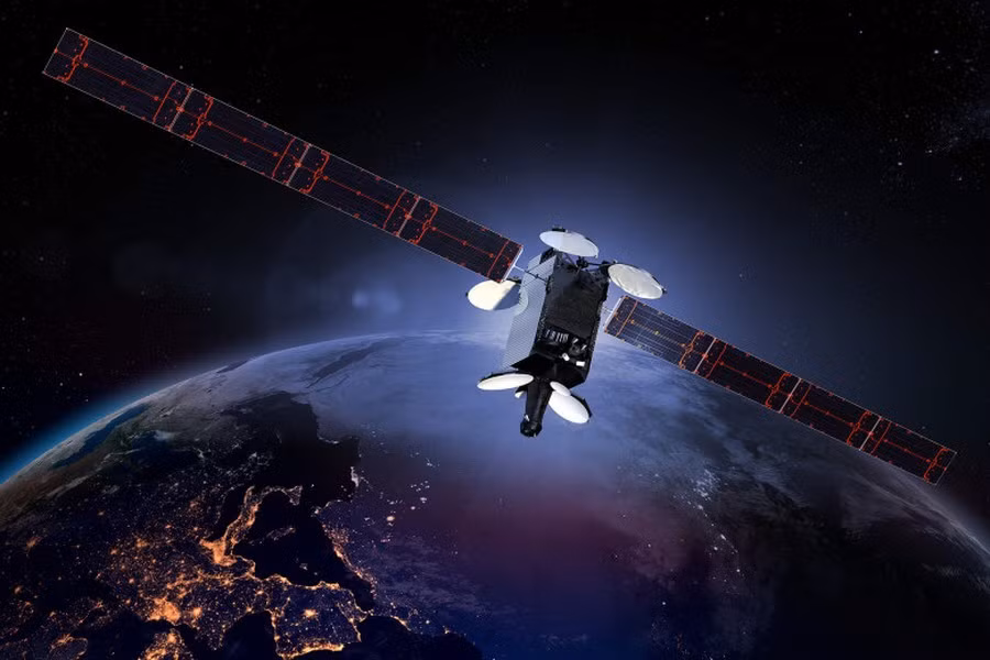 Bất chấp sự đảm bảo của Nga, Cosmos-2553 vẫn ở trên quỹ đạo khiến các nước phương Tây lo ngại. Theo ông Mike Turner, tình hình có thể so sánh với Cuộc khủng hoảng tên lửa Cuba, nhưng hiện đã xảy ra trong không gian.