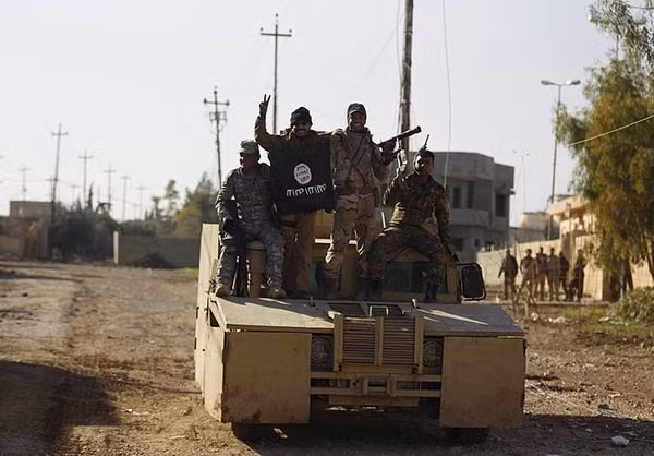 Trong lúc này, lực lượng đặc nhiệm Iraq mới giành thêm 2 quận chiến lược ở Mosul trong chiến dịch giải phóng thành phố này khỏi IS. Ảnh FNA