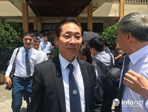 Luật sư Nguyễn Chiến tham gia bào chữa cho bác sỹ Hoàng Công Lương.