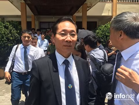 Luật sư Nguyễn Chiến tham gia bào chữa cho bác sỹ Hoàng Công Lương.