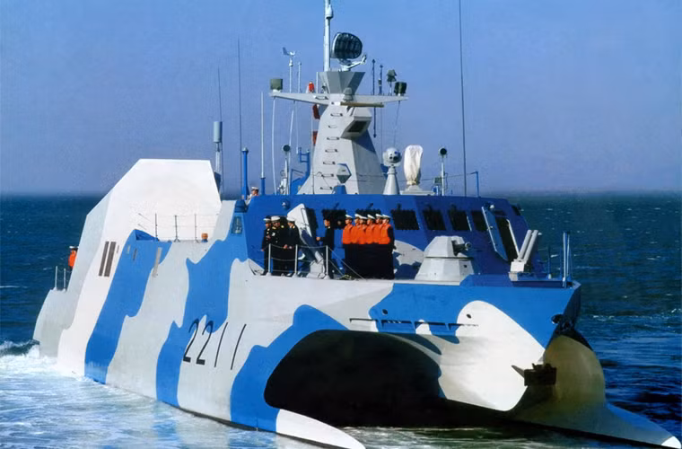 Tàu tên lửa Type 022 (lớp Hồ Bắc) là lớp tàu chiến cỡ nhỏ, cao tốc chủ lực của hải quân Trung Quốc hiện nay, được thiết kế và chế tạo từ năm 2004 nhằm thay thế lớp tàu Type 037 và C14.