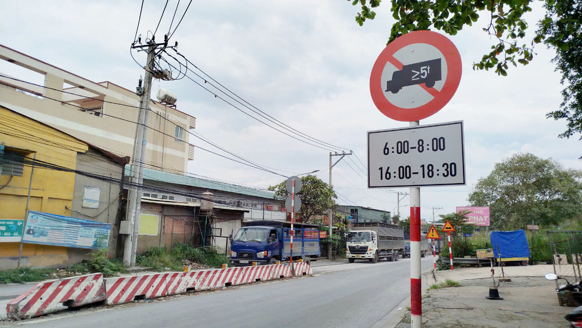 Đồng Nai: Tránh đường Hoàng Văn Bổn, ô tô cày nát đường dân sinh - Hình 4 Dong Nai: Tranh duong Hoang Van Bon, o to cay nat duong dan sinh-Hinh-4