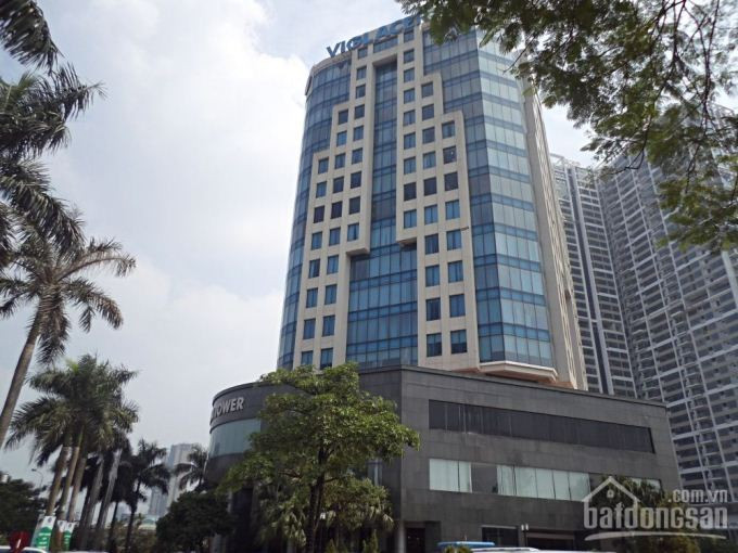 Theo khảo sát của tờ báo này, 3 tầng TTTM tại đây gồm có Khu dịch vụ tầng 1 toà nhà B,Tầng 2 nhà B khu bán mỹ phẩm Hàn quốc. Tầng 1 nhà A là siêu thị, mỹ phẩm và loại hình thương mại dịch vụ khác. Hầu hết không gian đã đều được lấp trống. Ảnh: Batdongsan.com.vn.