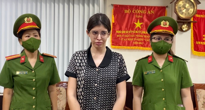 Công an thông tin việc bắt ca sĩ Chi Dân, người mẫu An Tây - Hình 2 Cong an thong tin viec bat ca si Chi Dan, nguoi mau An Tay-Hinh-2