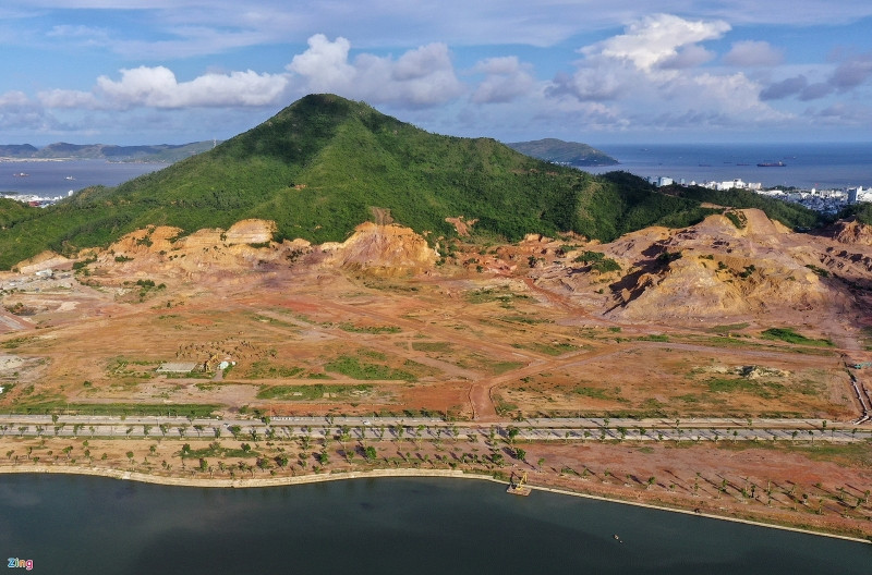 Dự án được chủ đầu tư thực hiện theo hình thức hợp đồng xây dựng - chuyển giao (BT; Cụ thể, đối ứng dự án xây dựng đường Điện Biên Phủ nối dài và cải tạo, nâng cấp hệ thống tiêu thoát nước hồ Phú Hòa). (Ảnh: Zing).