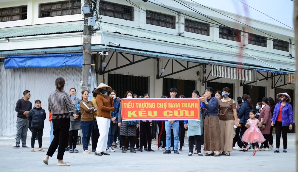 Ninh Binh: Vi sao tieu thuong cho Nam Thanh cang bang ron “keu cuu“?-Hinh-2