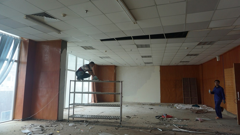 Từ đầu tháng 3/2023, khách sạn Lam Kinh được tiến hành sửa chữa nhiều hạng mục nhằm đưa khách sạn này trở lại hoạt động. (Ảnh: Người đưa tin).