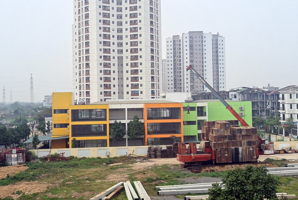 Dự án nhà chung cư CT4 cao 22 tầng, có tổng diện tích mặt sàn xây dựng hơn 35.000m2. Hiện tại, mọi hoạt động thi công bên trong dự án đang bị tạm dừng.