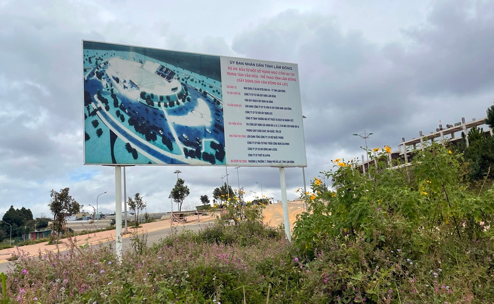 UBND tỉnh Lâm Đồng đã ra quyết định điều chỉnh thời gian thực hiện dự án giai đoạn 2018 - 2022 sang 2018 - 2023, lên phương án chấm dứt hợp đồng và tìm nhà thầu mới thi công hoàn thiện gói thầu số 5. (Ảnh: Thương Trường).