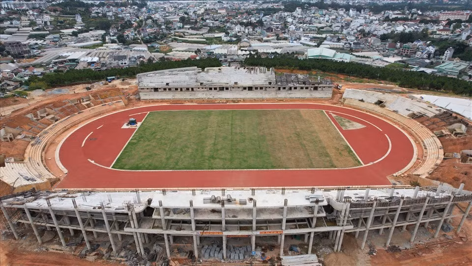 Sau nhiều lần điều chỉnh, diện tích còn lại khoảng 71ha với 3 phân khu: Khu thể thao (31ha), khu văn hóa (22ha) và khu tái định cư (18ha) dùng để bố trí cho dân bị giải tỏa. (Ảnh: Lao Động).