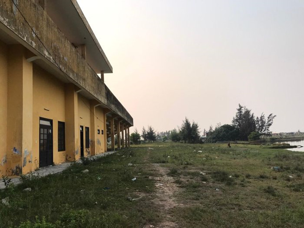 Đến nay, dự án vẫn chưa hoàn thành khiến nhiều hạng mục dần xuống cấp. (Ảnh: Sức khỏe&amp;Đời sống).