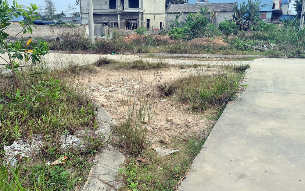 Trong khi dự án chậm tiến độ, chưa xong giải phóng mặt bằng, thì 19/10/2021, dự án được Hội đồng Nhân dân TP Phổ Yên phê duyệt điều chỉnh chủ trương đầu tư, quy mô tăng lên 2,7ha, thêm hạng mục phòng cháy chữa cháy. Tổng mức đầu tư sau điều chỉnh lên 39,1 tỷ đồng (tăng 13 tỷ đồng). Thời gian thực hiện, gia hạn thêm một năm (năm 2018-2022).