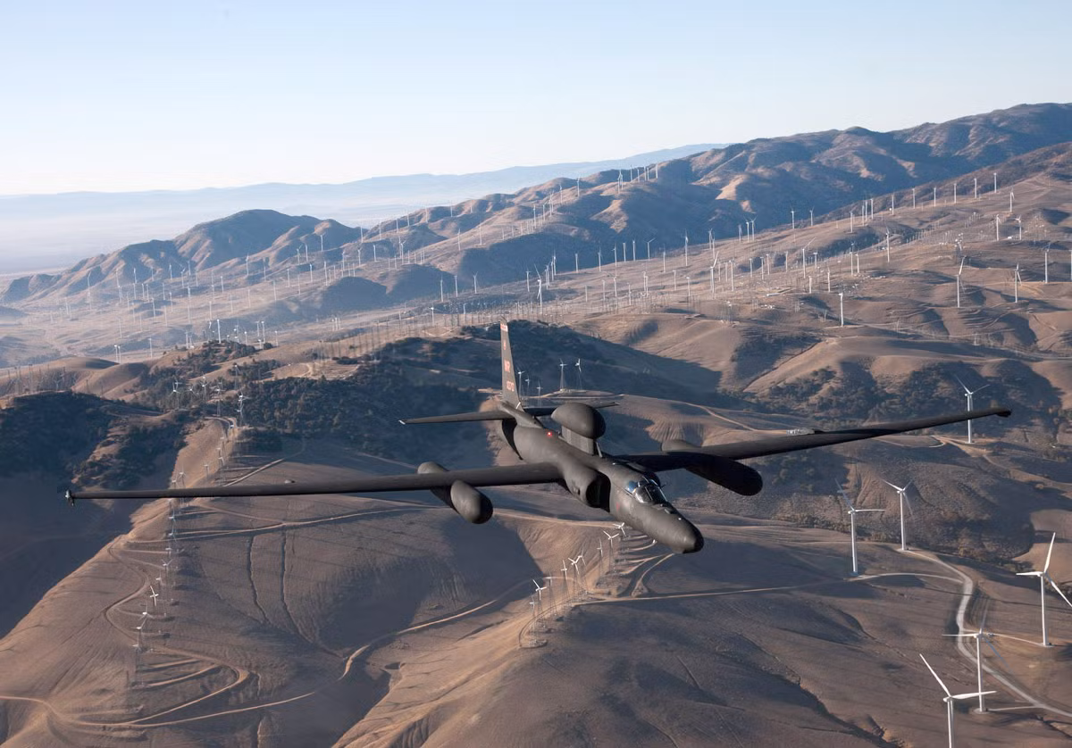 Thế nhưng các chính trị gia Mỹ tỏ ra lo ngại về kế hoạch nghỉ hưu máy bay do thám U-2. Mới đây, một nhóm nghị sĩ Quốc hội Mỹ đã lên tiếng yêu cầu Không quân Mỹ xem xét kế hoạch cho nghỉ hưu máy bay do thám U-2 trong 4 năm nữa.