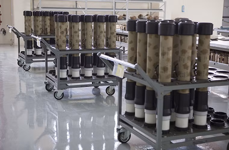 Lô đầu tiên súng chống tăng RPG-32 được chế tạo thử tại Nga và được chuyển cho Jordan năm 2008 sau đó việc chế tạo hàng loạt được chuyển cho Jordan ở nhà máy JRESCO cùng giấy phép và quy trình chế tạo.