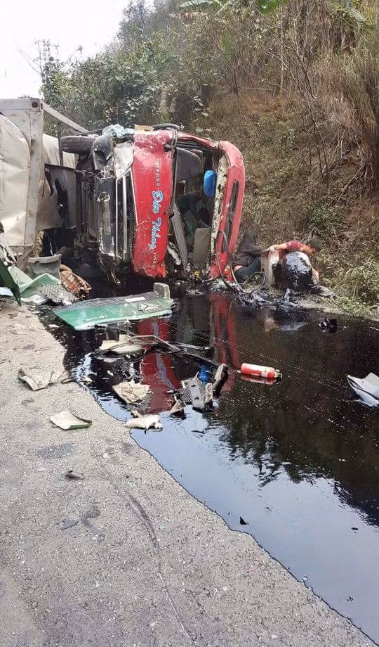 Hiện trường vụ tai nạn - Ảnh: Otofun