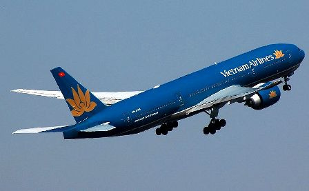 3. Bộ GTVT “chốt” danh sách lãnh đạo cấp cao của Vietnam Airlines Bộ Giao thông Vận tải (GTVT) vừa cử 4 người đại diện phần vốn nhà nước và giới thiệu ứng cử vào các chức vụ quan trọng tại Vietnam Airlines - CTCP. Cụ thể, ông Phạm Viết Thanh - Chủ tịch Hội đồng thành viên Tổng công ty Hàng không Việt Nam (Vietnam Airlines) ứng cử Chủ tịch Hội đồng quản trị; ông Phạm Ngọc Minh - Thành viên Hội đồng thành viên ứng cử Thành viên Hội đồng quản trị, Tổng Giám đốc Vietnam Airlines, ông Lưu Văn Hạnh và ông Nguyễn Huy Tráng - Thành viên Hội đồng thành viênđược giới thiệu ứng cử Thành viên chuyên trách Hội đồng quản trị.