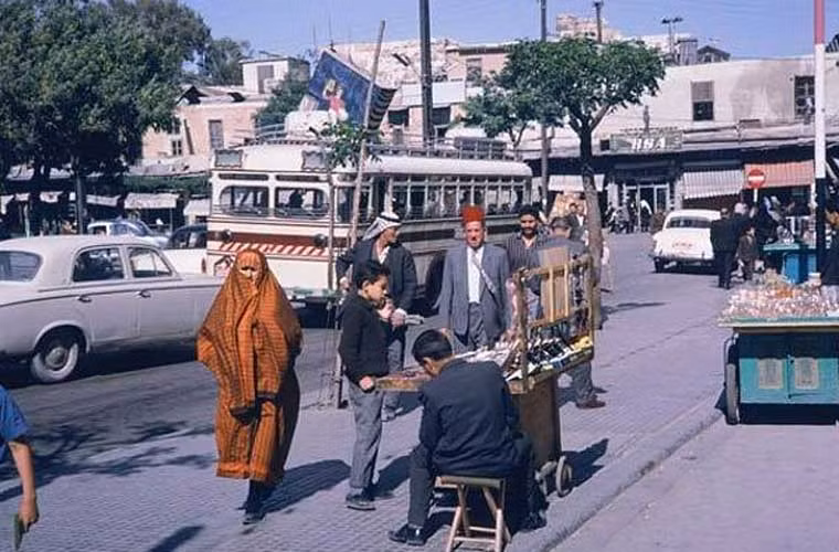 Khung cảnh đường phố bình yên, phát triển ở thủ đô Damascus năm 1965. Ảnh OLA