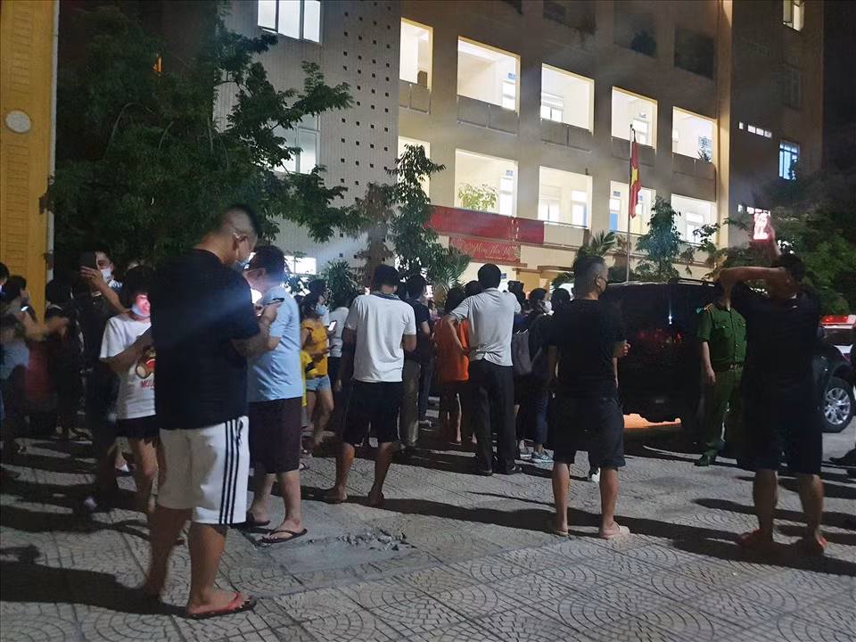  Vụ bé trai 2 tuổi mất tích ở Bắc Ninh năm 2020: Xuất phát từ lý do con trai qua đời khi mới tròn 1 tháng tuổi, đối tượng Nguyễn Thị Thu (SN 1988 trú tại Tổ 5 phường Hợp Giang, TP Cao Bằng, tỉnh Cao Bằng) đã nảy sinh ý định bắt cóc trẻ em có độ tuổi gần giống con mình để lừa dối mọi người. Thu đến công viên Nguyễn Văn Cừ, phường Đại Phúc, Bắc Ninh khoảng 16h ngày 21/8/2020, ngồi ở xích đu cạnh vườn hoa để quan sát. Sau đó, Thu mua bánh kẹo dẫn dụ cháu Nguyễn Cao Gia Bảo (2 tuổi) đưa về phòng trọ. 