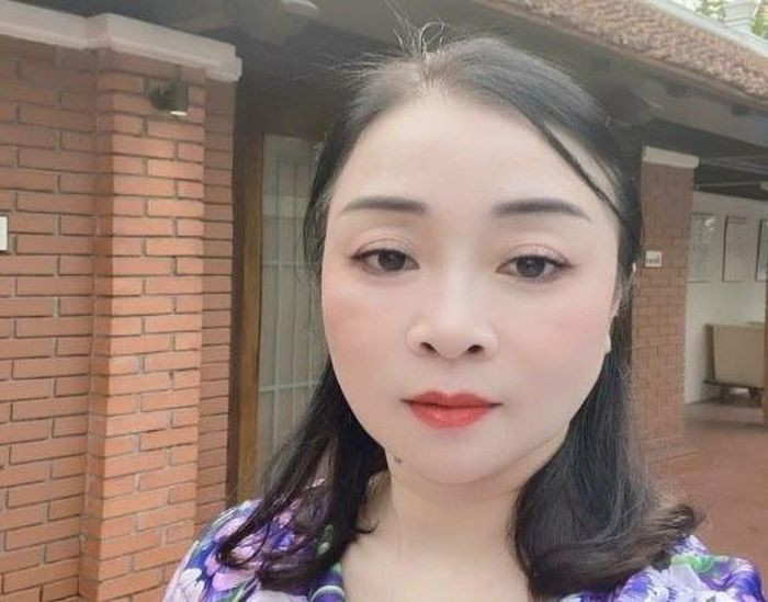 Quảng Ninh: “Nữ quái” dùng 2 sổ đỏ giả chiếm đoạt 600 triệu đồng Quang Ninh: “Nu quai” dung 2 so do gia chiem doat 600 trieu dong