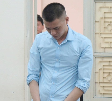 Ngày 5/10/2018, Đinh Ngọc Khoa bị TAND TP. Hà Nội đưa ra xét xử về tội "Giết người". Tại tòa, Khoa khai nhận hành vi phạm tội như cáo trạng truy tố và thể hiện sự ân hận vì tội ác bản thân đã gây ra. Khi được nói lời sau cùng, bị cáo xin HĐXX xem xét giảm nhẹ hình phạt để có cơ hội trở về chăm sóc con thơ. Sau khi xem xét toàn bộ hồ sơ vụ án, tòa tuyên phạt bị cáo Đinh Ngọc Khoa mức án 20 năm tù.