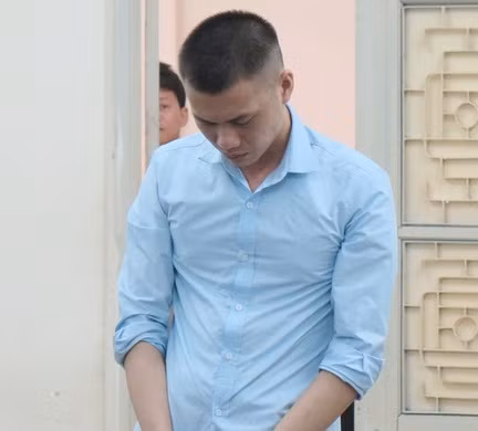 Ngày 5/10/2018, Đinh Ngọc Khoa bị TAND TP. Hà Nội đưa ra xét xử về tội "Giết người". Tại tòa, Khoa khai nhận hành vi phạm tội như cáo trạng truy tố và thể hiện sự ân hận vì tội ác bản thân đã gây ra. Khi được nói lời sau cùng, bị cáo xin HĐXX xem xét giảm nhẹ hình phạt để có cơ hội trở về chăm sóc con thơ. Sau khi xem xét toàn bộ hồ sơ vụ án, tòa tuyên phạt bị cáo Đinh Ngọc Khoa mức án 20 năm tù.