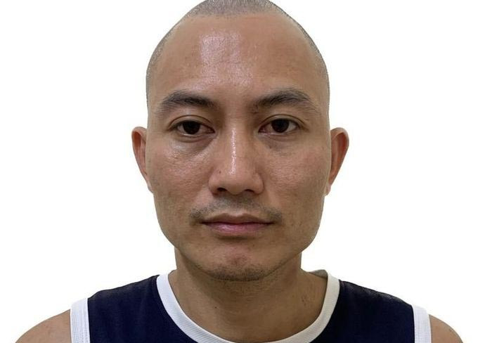 Ha Noi: Doi tien cho ban gai, danh nhan vien quan hat nhap vien