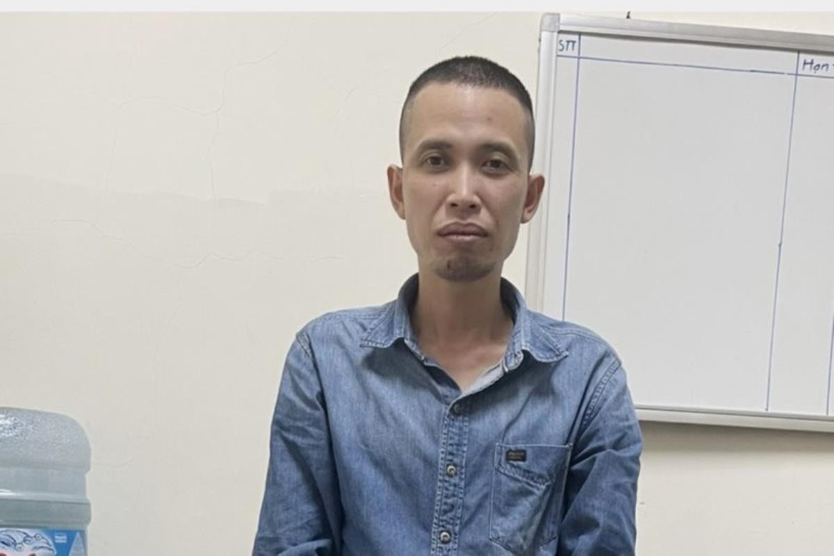  Đâm chết chủ nợ vì bị nhắc trả 5 triệu đồng: Ngày 1/5, anh N.V.H (trú tại ngõ 68 Phùng Khoang, quận Nam Từ Liêm, TP Hà Nội) gặp Nguyễn Văn Sơn (SN 1984, trú tại phường Thanh Xuân Bắc, quận Thanh Xuân) tại một đám hỏi, có nhắc về món nợ nhưng Sơn nói chưa có tiền. Đến chiều cùng ngày, anh H. điện thoại cho Sơn nói về số tiền trên rồi chửi bới Sơn qua điện thoại, sau đó cả hai hẹn nhau đến khu vực chợ Phùng Khoang để nói chuyện. Khi đến điểm hẹn, Sơn có mang theo dao. Tại đây, Sơn tiếp tục bị anh H. chửi mắng nên đã dùng dao đâm nạn nhân tử vong, sau đó vứt dao tại hiện trường rồi đến Công an đầu thú.