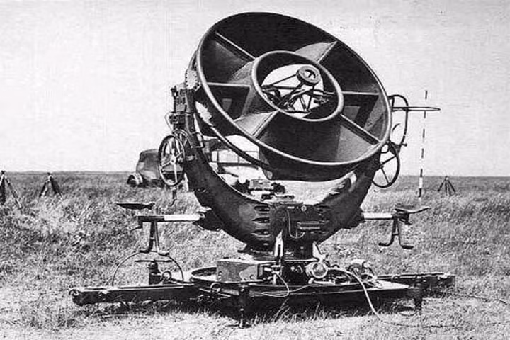 Định vị bằng âm thanh có lợi thế là có thể “nhìn” qua các ngọn đồi nhờ tính năng phản xạ âm.