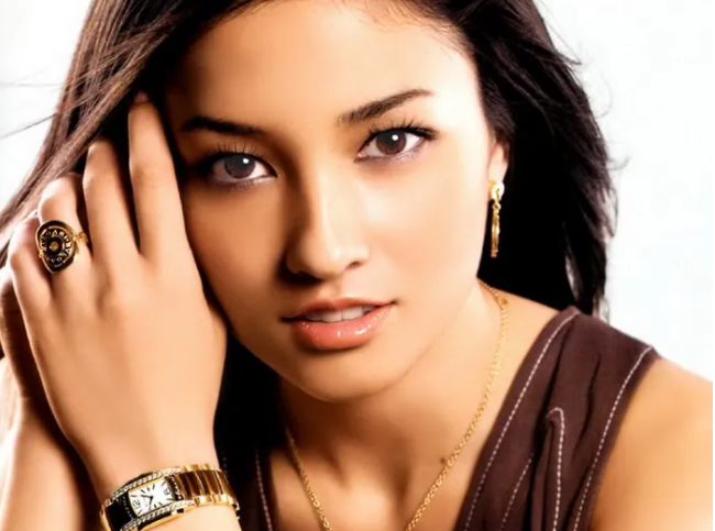 7. Nữ diễn viên Meisa Kuroki sinh năm 1988 tại Nago, Okinawa, Nhật Bản, lọt vào danh sách những phụ nữ đẹp nhất năm 2024.