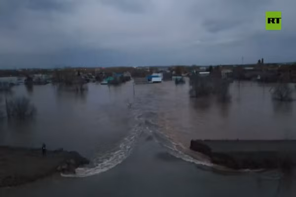 Thong tin moi vu vo de o Nga hang nghin nguoi so tan