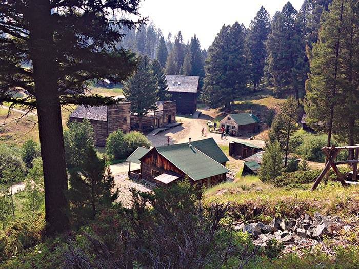 Trong nỗ lực đưa mọi người quay trở lại Garnet, chính phủ Mỹ quyết định rằng bất cứ ai sống ở đó đều được miễn phí chỗ ở và nhận trợ cấp tiền ăn hàng tháng. Thế nhưng, nơi này vẫn bị bỏ hoang và không ai dám sinh sống ở đây.