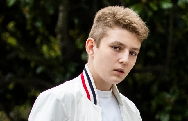 Quý tử út nhà ông Trump nói được hai ngôn ngữ là tiếng Anh và tiếng Slovenia. Ảnh: AP.