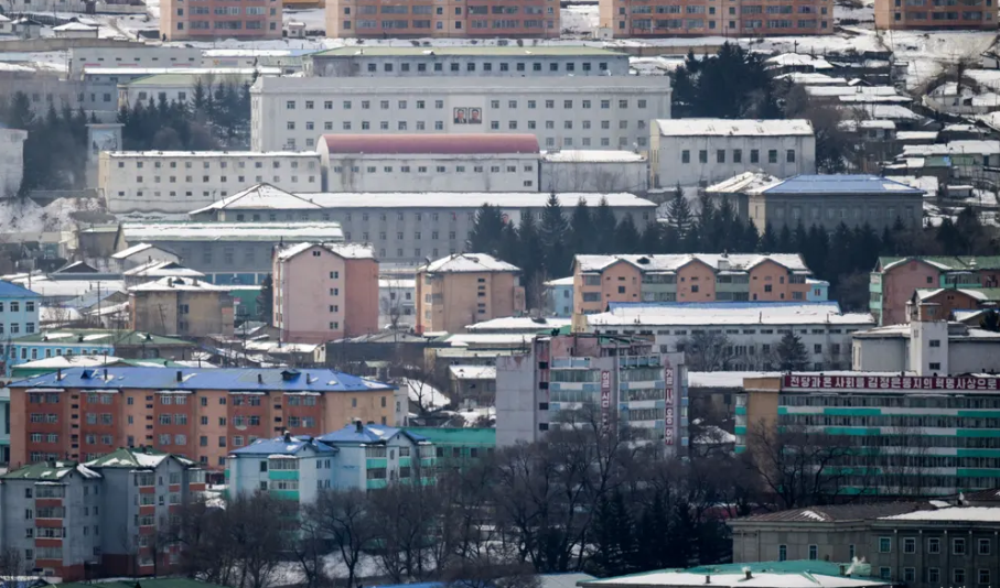 Quang cảnh thành phố Hyesan nhìn từ bên kia biên giới.