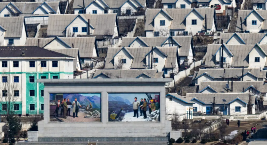 Những ngôi nhà san sát nhau ở Chunggang.