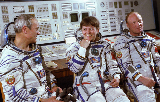 Ngỡ ngàng cuộc sống thường nhật ở Liên Xô 40 năm trước - Hình 3 Ngo ngang cuoc song thuong nhat o Lien Xo 40 nam truoc-Hinh-3