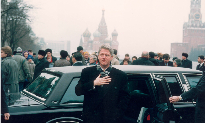 Tổng thống Mỹ khi đó là ông Bill Clinton cũng tới thăm Moscow năm 1994.