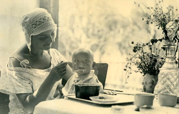 Việc nuôi dạy trẻ em, chăm sóc đúng cách và dinh dưỡng hợp lý rất được chú trọng.