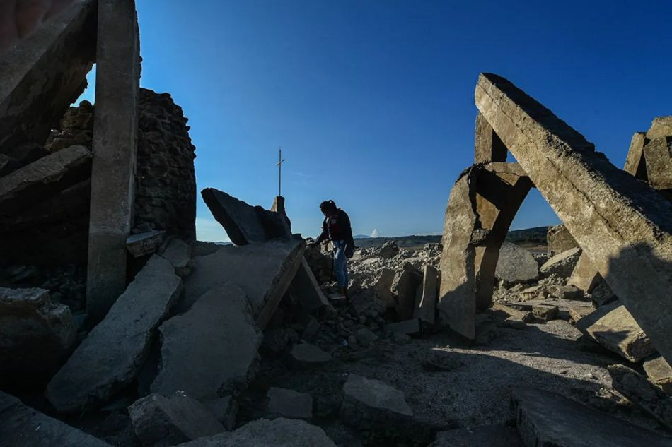 Khu định cư chìm dưới nước bất ngờ “tái xuất” vì hạn hán Khu dinh cu chim duoi nuoc bat ngo “tai xuat” vi han han