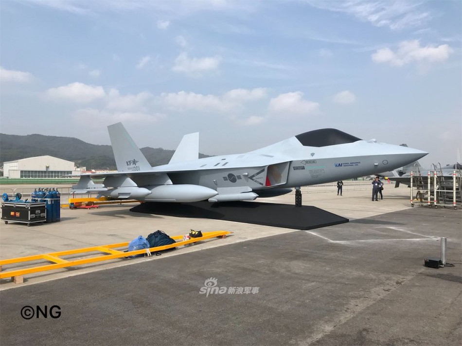 KF-X hay còn có tên gọi khác là IA IF-X là loại chiến đấu cơ thế hệ thứ năm, được Hàn Quốc và Indonesia hợp tác nghiên cứu và phát triển từ năm 2010 và tới nay đã hoàn thiện giai đoạn đầu. Nguồn ảnh: Sina.