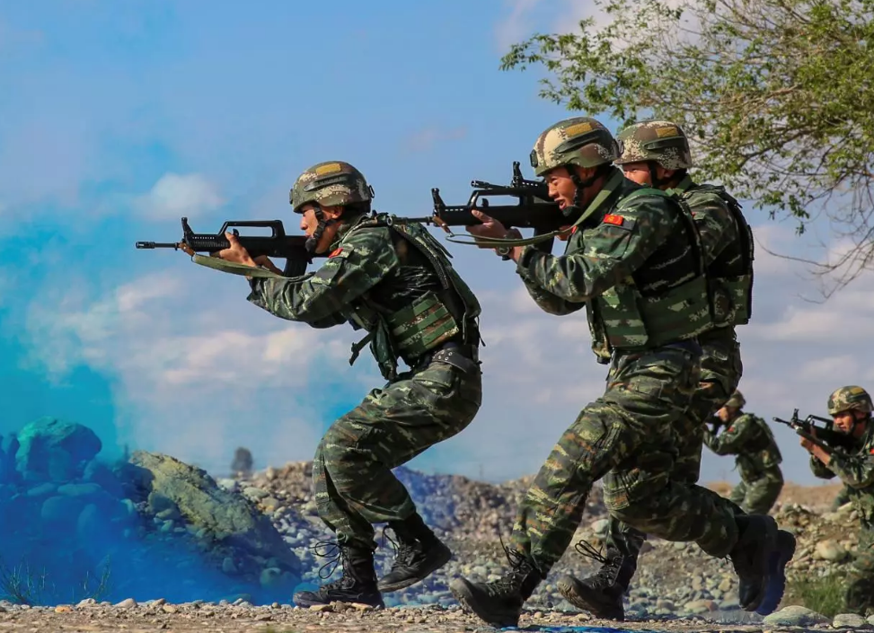 Đây sẽ là trở ngại lớn nhất cho Trung Quốc khi tham gia một cuộc chiến tranh quy mô lớn trong tương lai vì dù có huấn luyện, thực hành nhiều tới đâu; kinh nghiệm xử lý tình huống phát sinh trong thực tế lại là điều mà không trường lớp nào có thể đào tạo được, trừ khi những người lính và sĩ quan trong quân đội đó được cọ sát cụ thể trên chiến trường sinh tử.