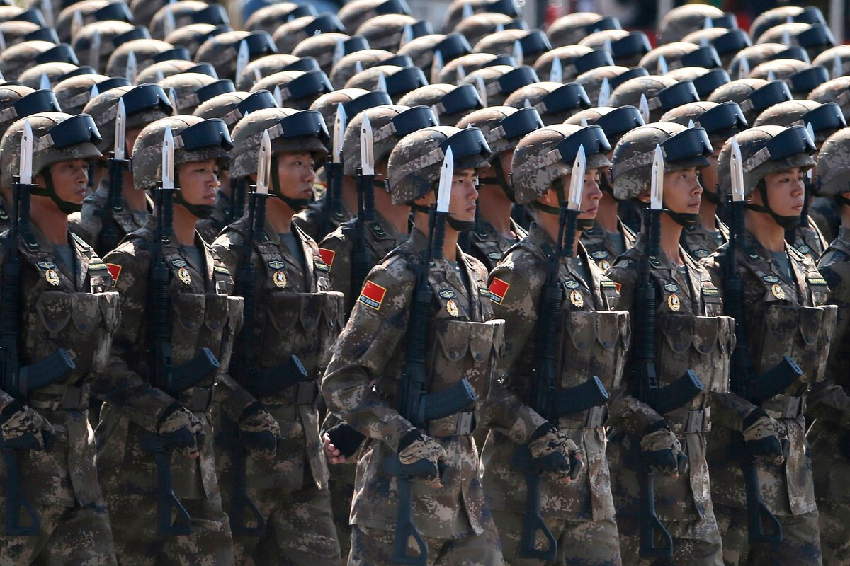 Trong nửa sau của thế kỷ 20, quân đội Trung Quốc tăng cường việc hiện đại hoá trang bị và huấn luyện, tuy nhiên lại không được thực chiến trừ việc tham gia một vài xung đột biên giới mang tính cục bộ với các nước giáp ranh.