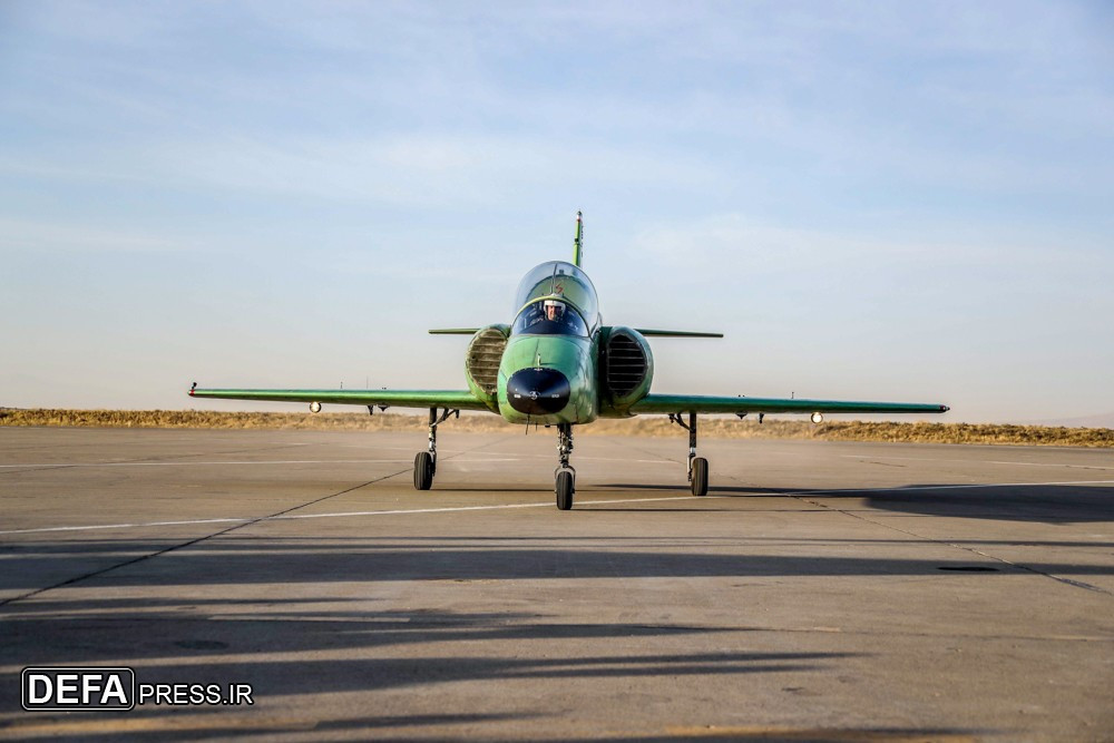 Hiện tại các thông số kỹ thuật và đặc điểm thiết kế của Kowsar vẫn được phía Iran giữ kín. Tuy nhiên nhiều khả năng, các thông số kỹ chiến thuật của chiếc chiến đấu cơ này cũng chỉ tương đương hoặc nhỉnh hơn đôi chút so với F-5 của Mỹ trước đây. Nguồn ảnh: DEFA.