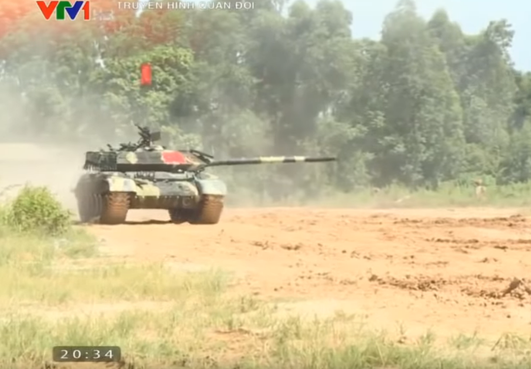Hiện tại, chúng ta cũng đã tiến hành nghiên cứu, cải tiến phiên bản T-54B lên chuẩn phiên bản xe tăng T-54M - một phiên bản hiện đại hơn với hệ thống giáp được nâng cấp vượt trội kèm theo đó là hệ thống cân bằng điện tử, kiểm soát hoả lực hiệu quả. Nguồn ảnh: VTV1.