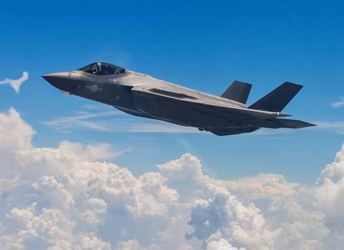 Theo đó, số tiền mà Hàn Quốc chi ra để sở hữu thêm 20 tiêm kích F-35A từ Mỹ được cho là có giá trị vào khoảng 3,3 tỷ USD - một con số khổng lồ nhưng vẫn có thể coi là "chấp nhận được" với Seoul. Nguồn ảnh: WATM.