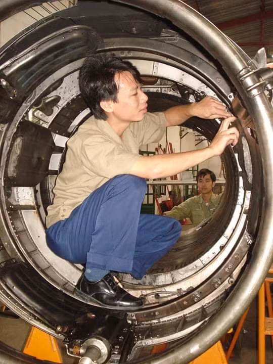 Những chiếc tiêm kích đầu tiên được Việt Nam nhận từ Liên Xô vào năm 1965 - khi mà cuộc không chiến của Mỹ trên bầu trời Việt Nam vẫn đang diễn ra cực kỳ gay cấn và cân bằng dù so với Không quân Mỹ, không quân Việt Nam có máy bay kém hơn và ít kinh nghiệm hơn nhiều. Nguồn ảnh: TL.