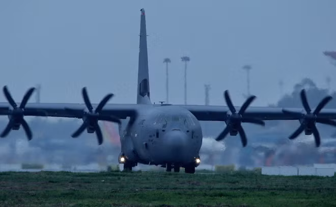 Tuy nhiên từ những tài liệu kỹ thuật còn sót lại, kèm theo khả năng nhạy bén, vận dụng kiến thức hàng không rất tốt, chúng ta không những làm chủ được loại ngựa thồ cỡ lớn này mà còn cải biên, chỉnh sửa, bắt chúng phải phục vụ theo ý muốn của ta. Nguồn ảnh: Pinterest.