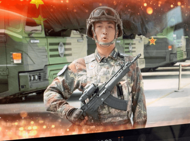 Đây cũng là cách định danh giống với khẩu QBZ-95 khi nó được nâng cấp trở thành QBZ-95-1 sử dụng cỡ đạn chuẩn NATO trong khoảng những năm 2000. Nguồn ảnh: QQ.