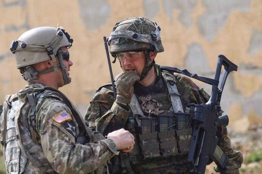 Saber Junction 19 năm nay có sự tham gia của 5400 lính tới từ 15 quốc gia NATO và đồng minh ở châu Âu bao gồm Armenia, Azerbaijan, Bosnia, BUlgaria, Croatia, Italia, Kosovo, Ba Lan, Ukraine, Thổ Nhĩ Kỳ,... Nguồn ảnh: BI.