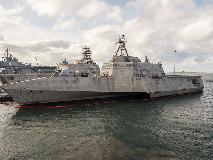 Cuộc tập trận Hải quân của Mỹ vừa diễn ra ở khu vực biển Châu Á - Thái Bình Dương có sự tham gia của tàu chiến đấu ven bờ USS Gabrielle Giffords. Đây hiện tại là tàu chiến đấu ven bờ đầu tiên của Hải quân Mỹ được trang bị tổ hợp tên lửa chống hạm NSM. Nguồn ảnh: BI.
